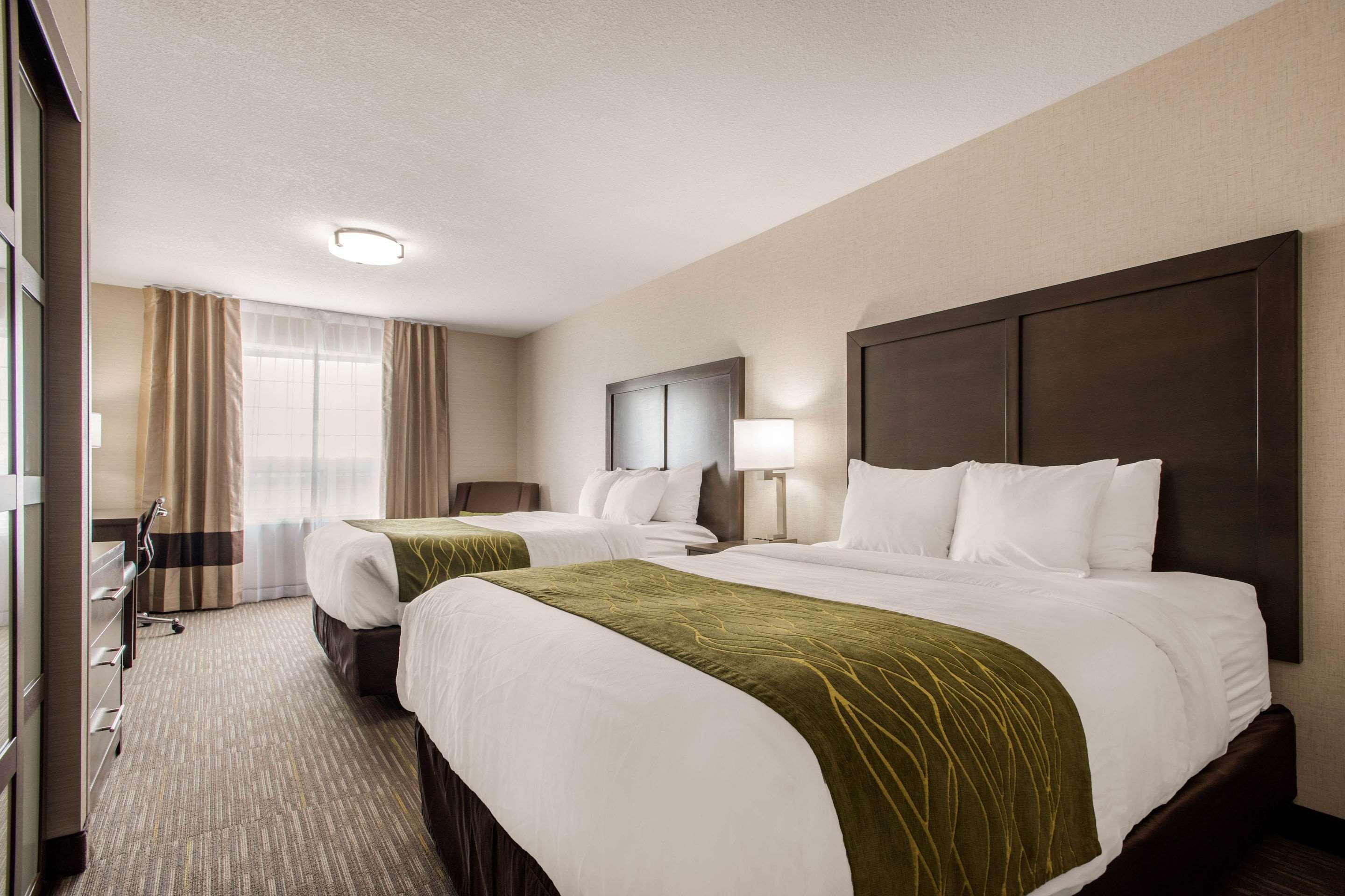Comfort Inn & Suites Ред Дир Экстерьер фото