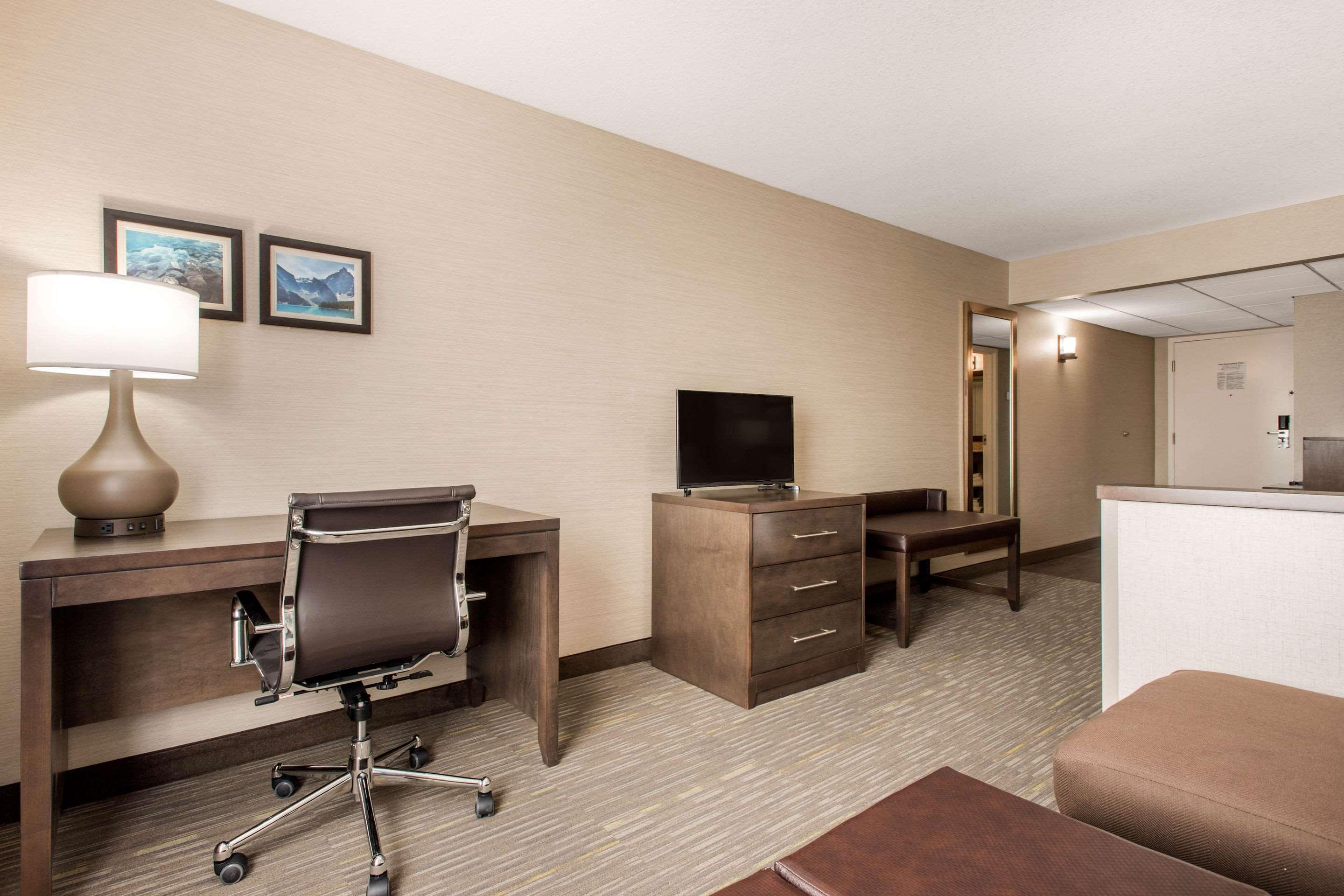 Comfort Inn & Suites Ред Дир Экстерьер фото