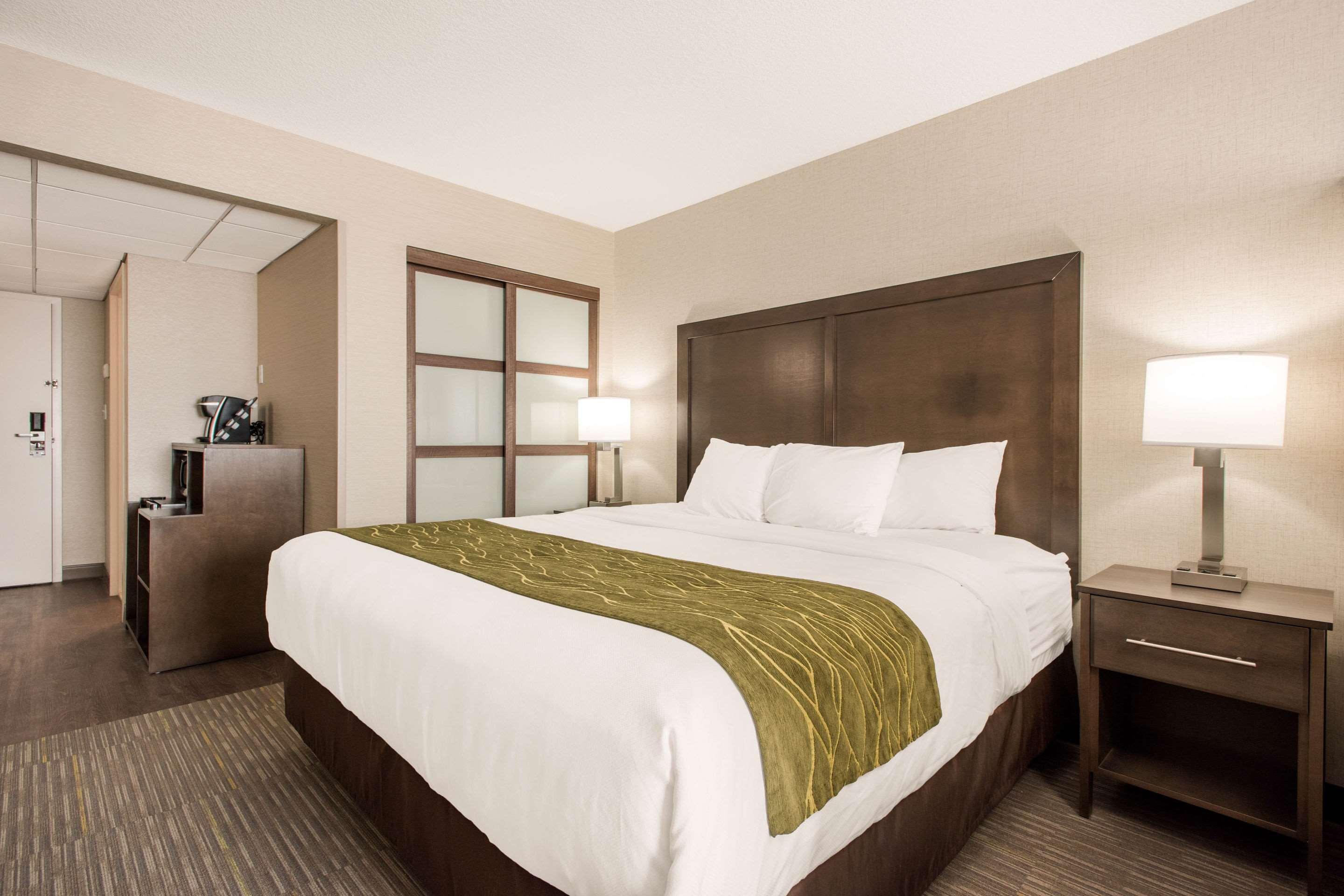 Comfort Inn & Suites Ред Дир Экстерьер фото