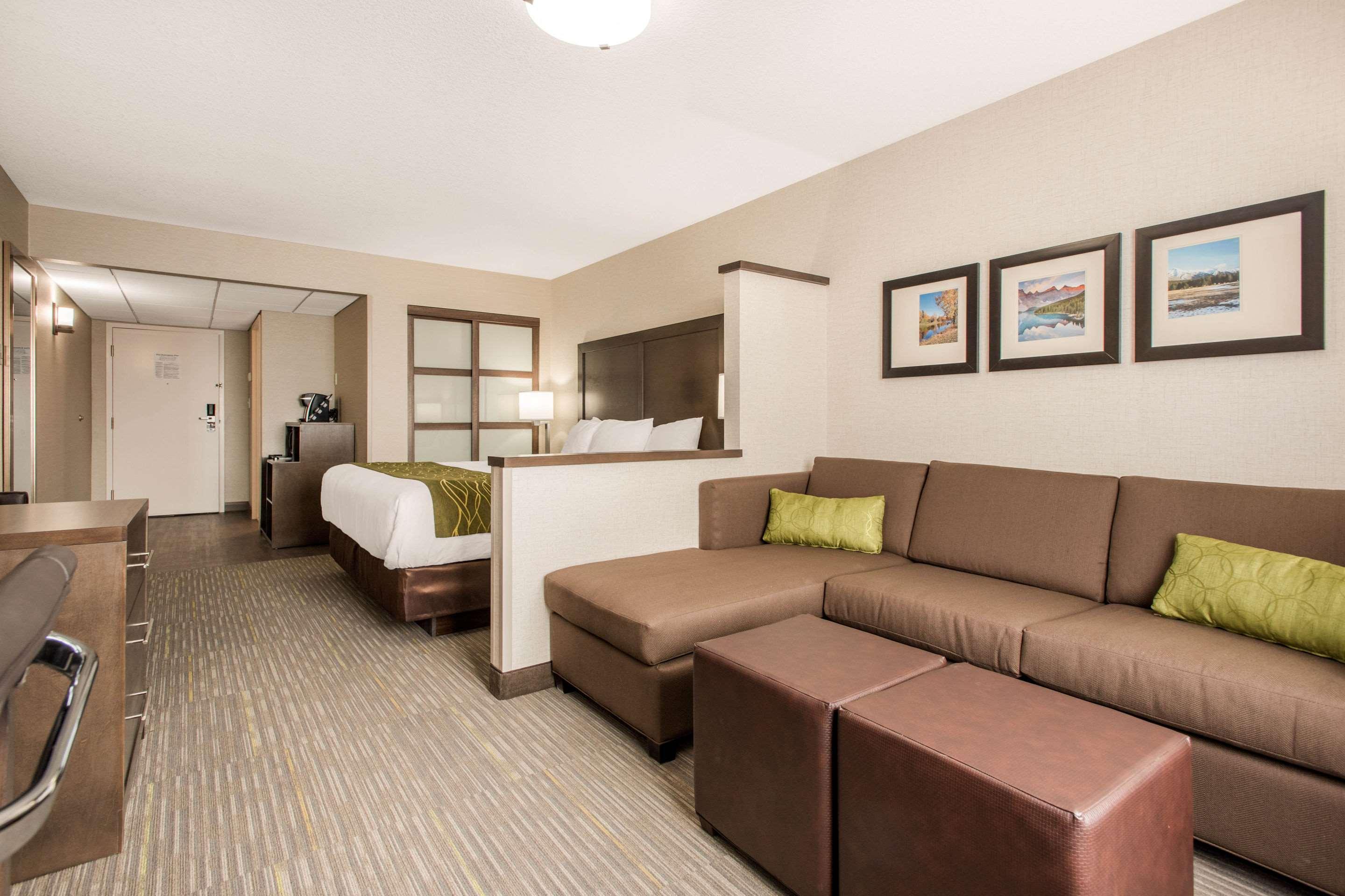 Comfort Inn & Suites Ред Дир Экстерьер фото