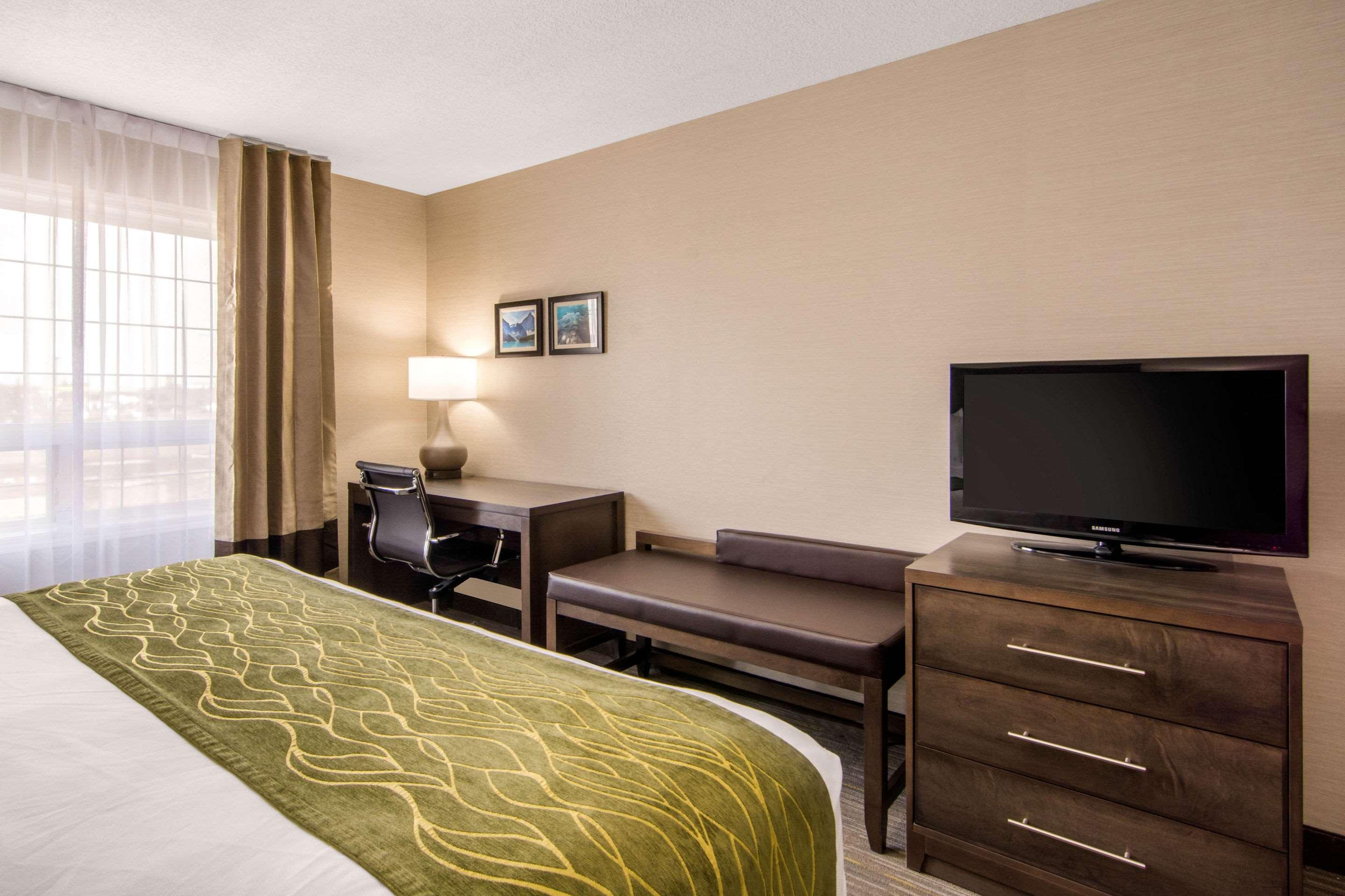Comfort Inn & Suites Ред Дир Экстерьер фото