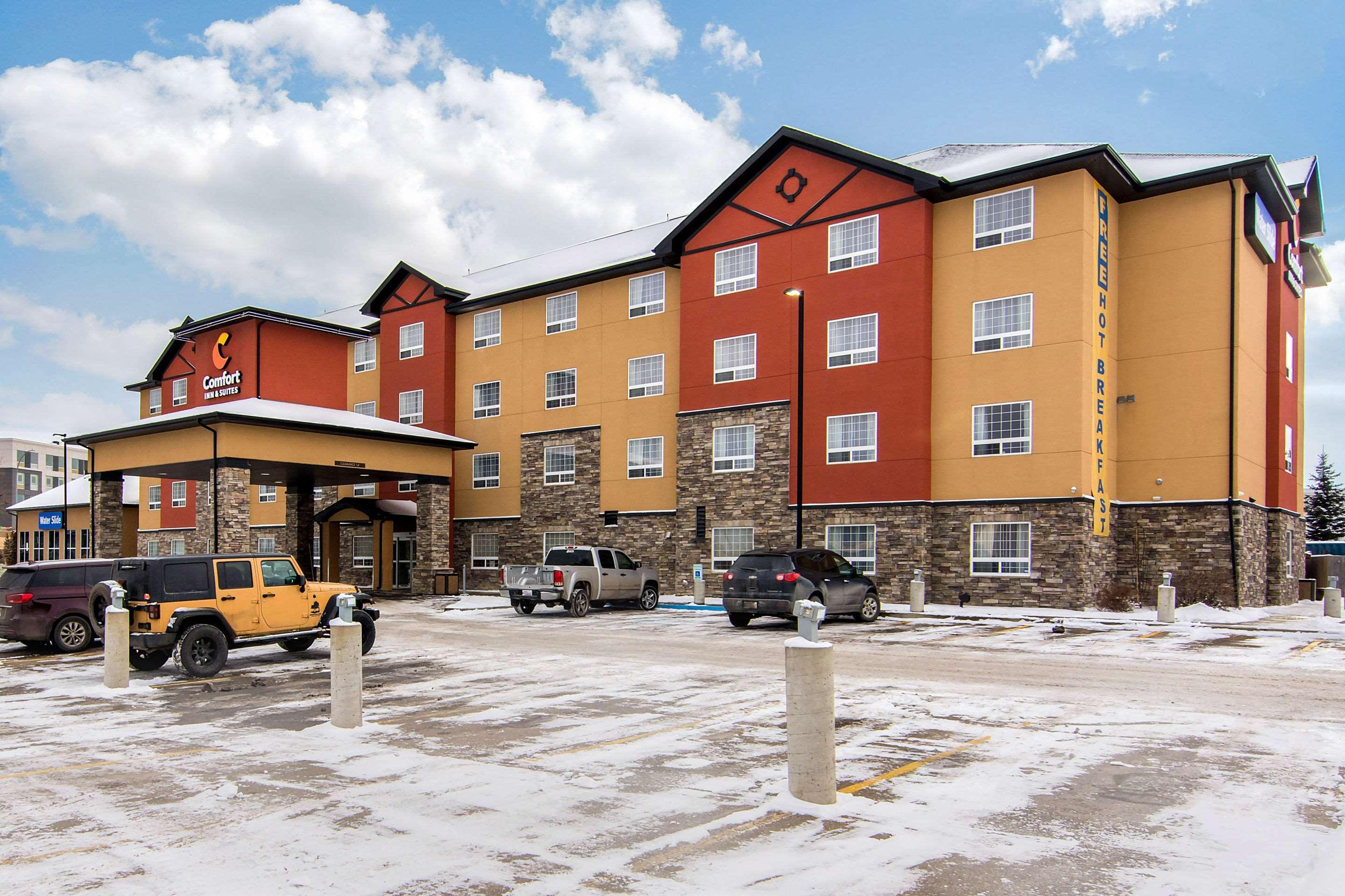 Comfort Inn & Suites Ред Дир Экстерьер фото