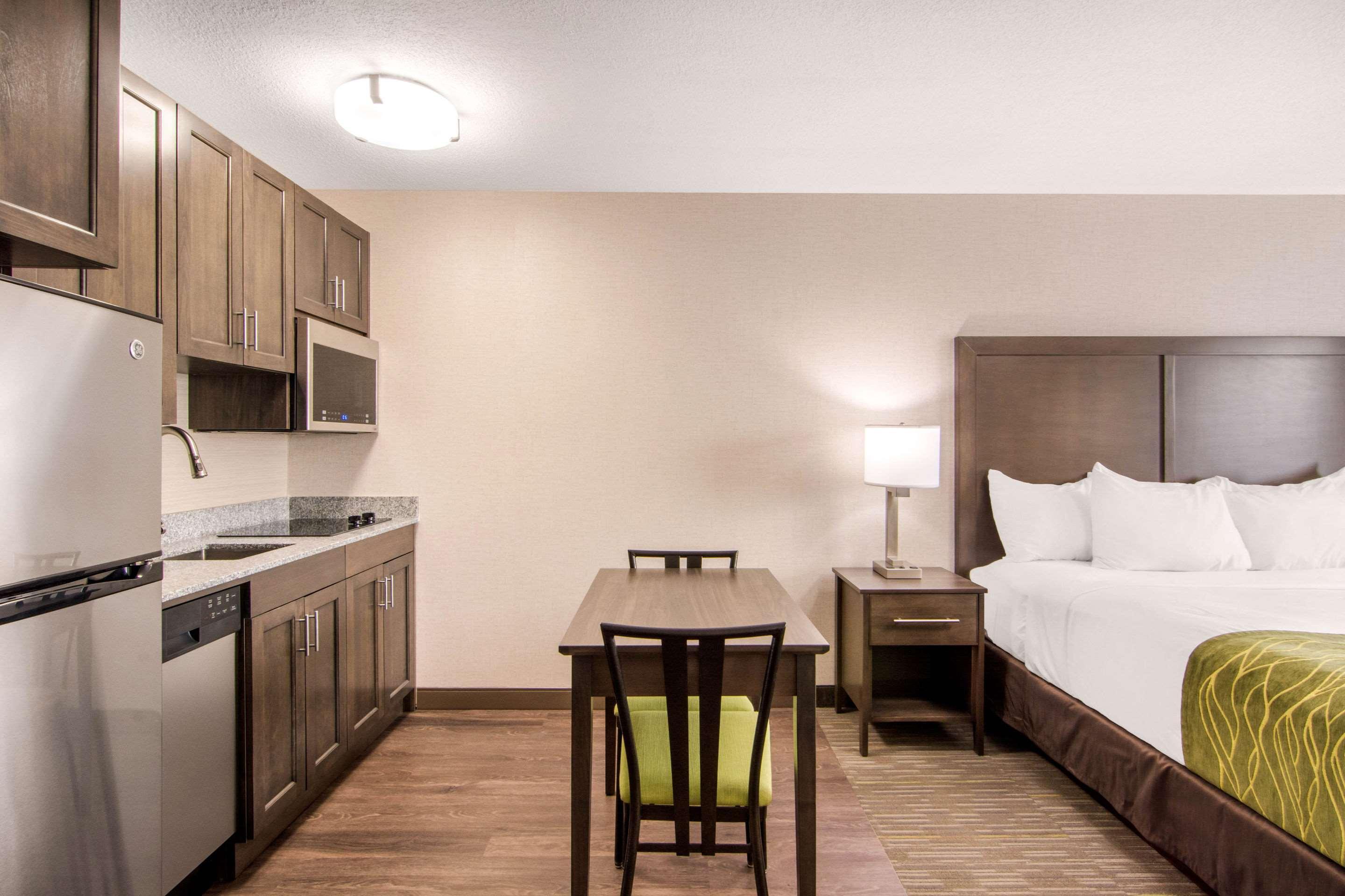 Comfort Inn & Suites Ред Дир Экстерьер фото