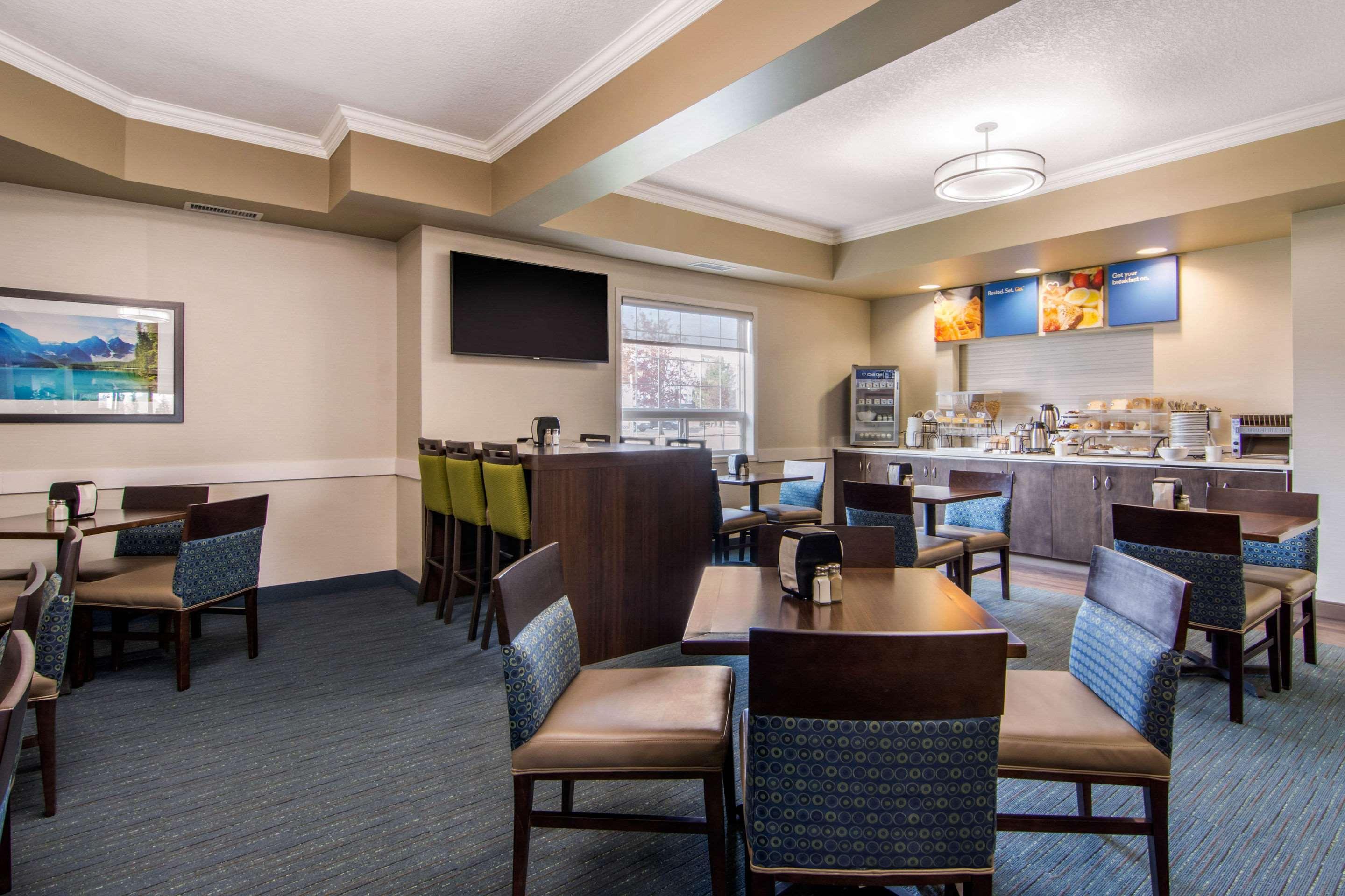 Comfort Inn & Suites Ред Дир Экстерьер фото