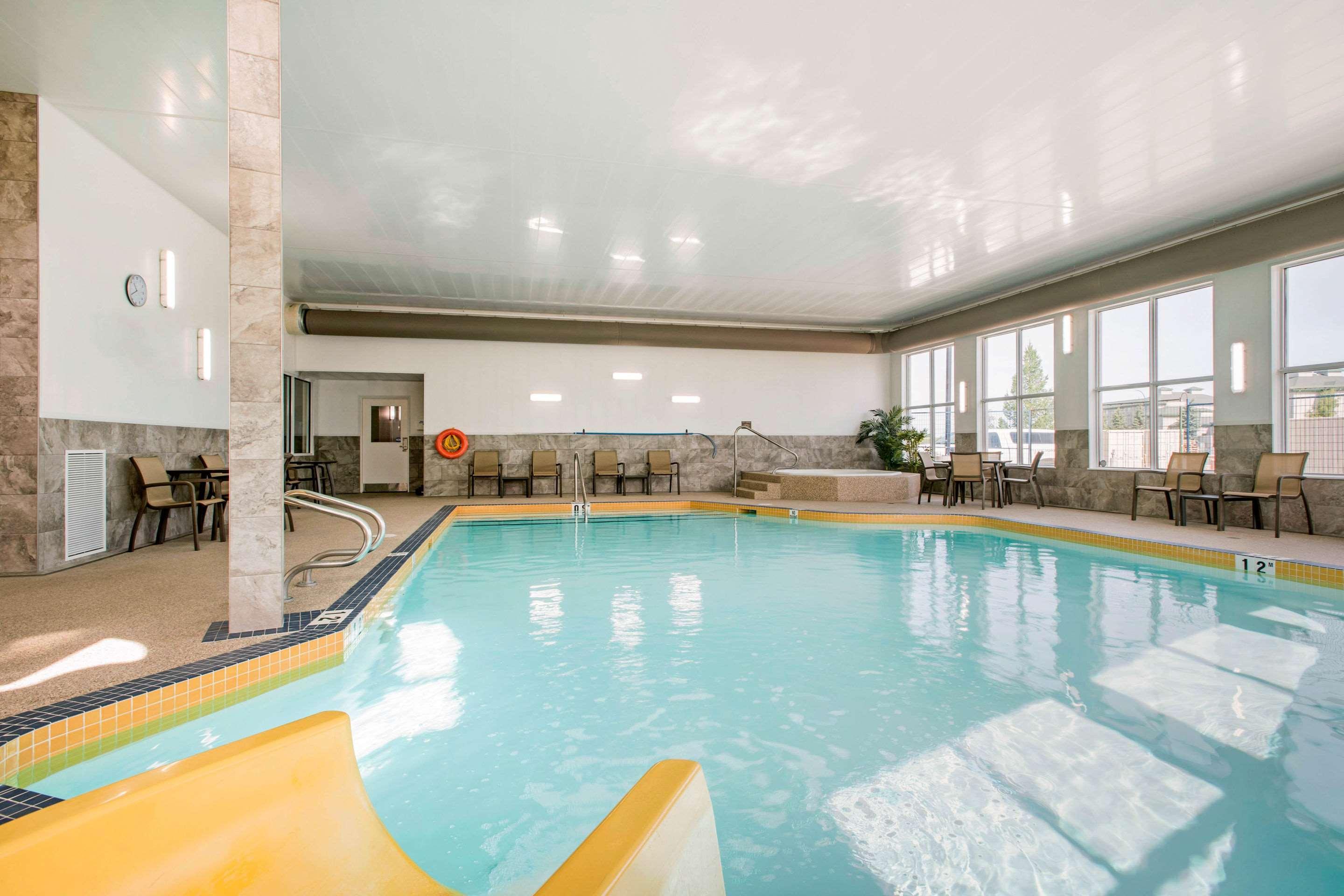 Comfort Inn & Suites Ред Дир Экстерьер фото
