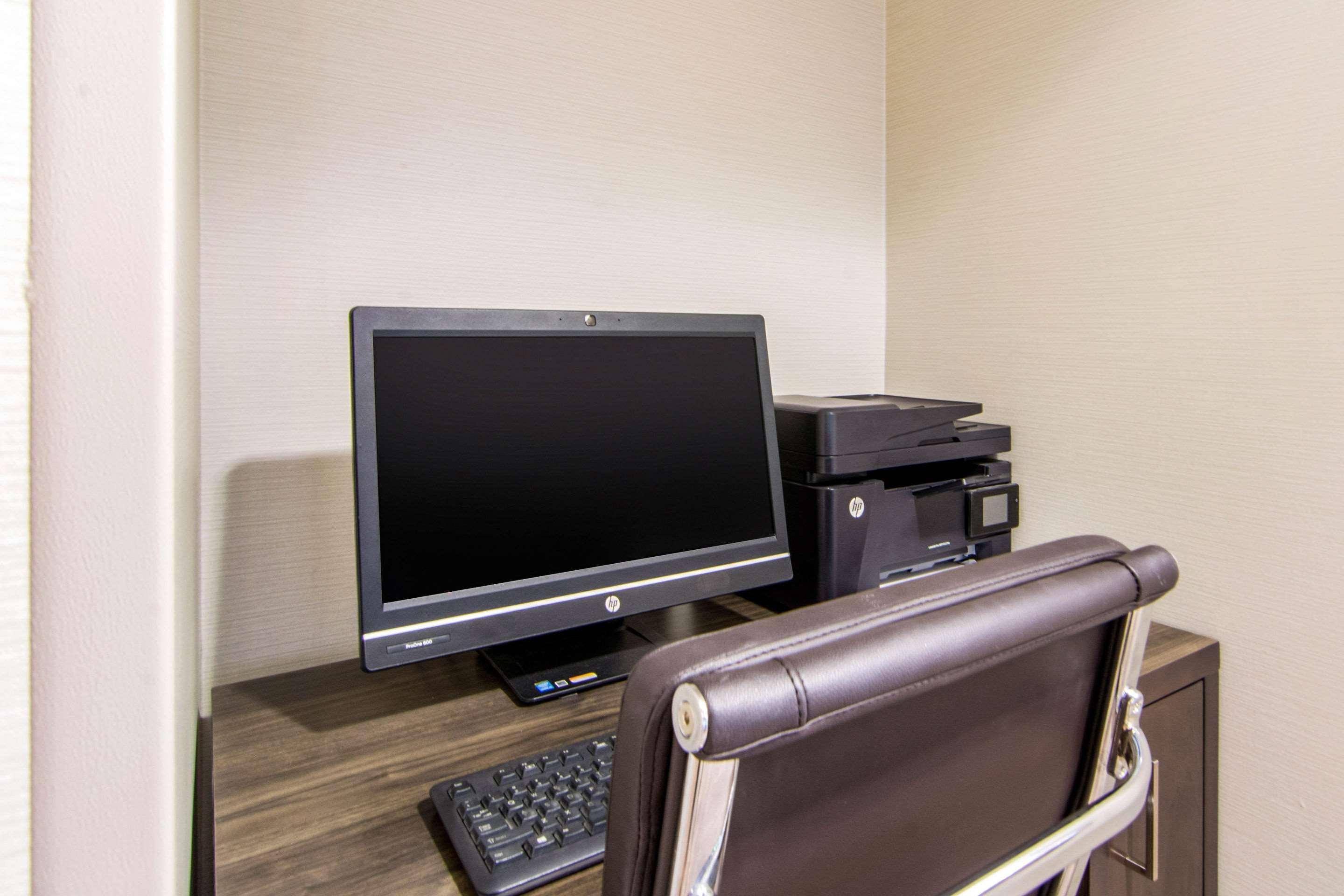 Comfort Inn & Suites Ред Дир Экстерьер фото